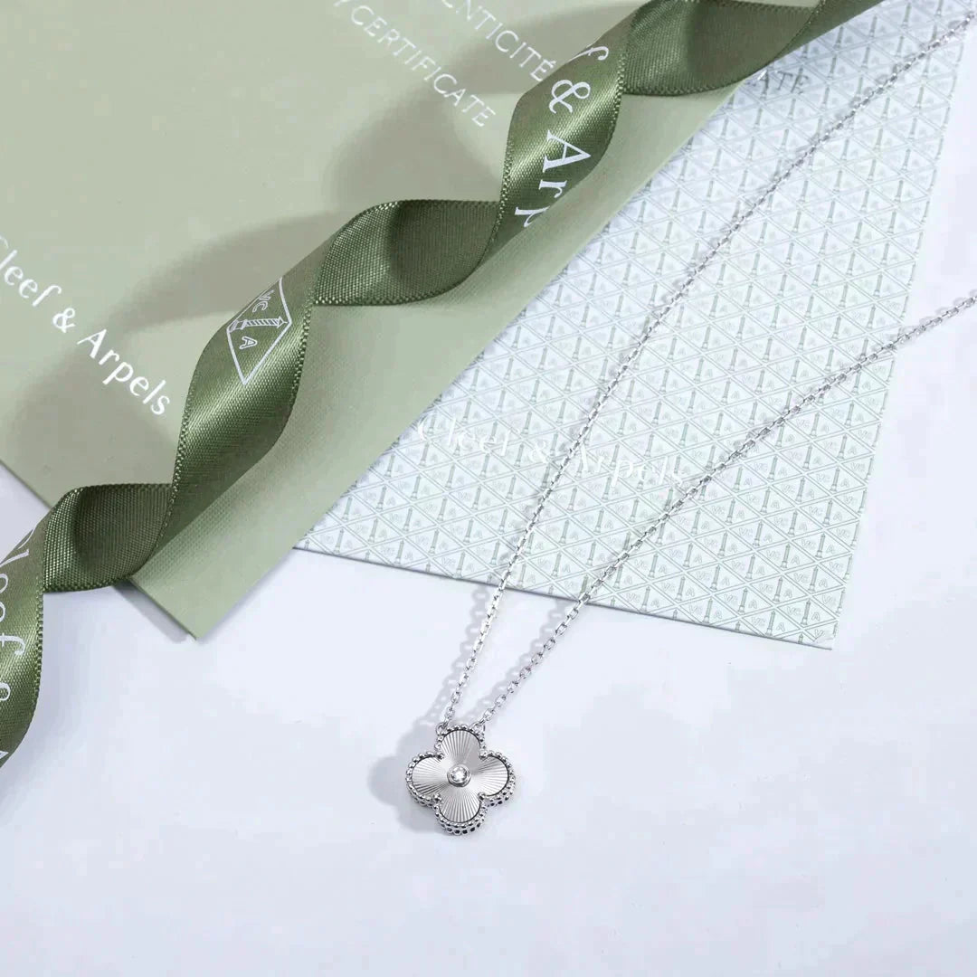 [AgudoJewelry]CLOVER  15MM DIAMOND LASER NECKLACE SILVER