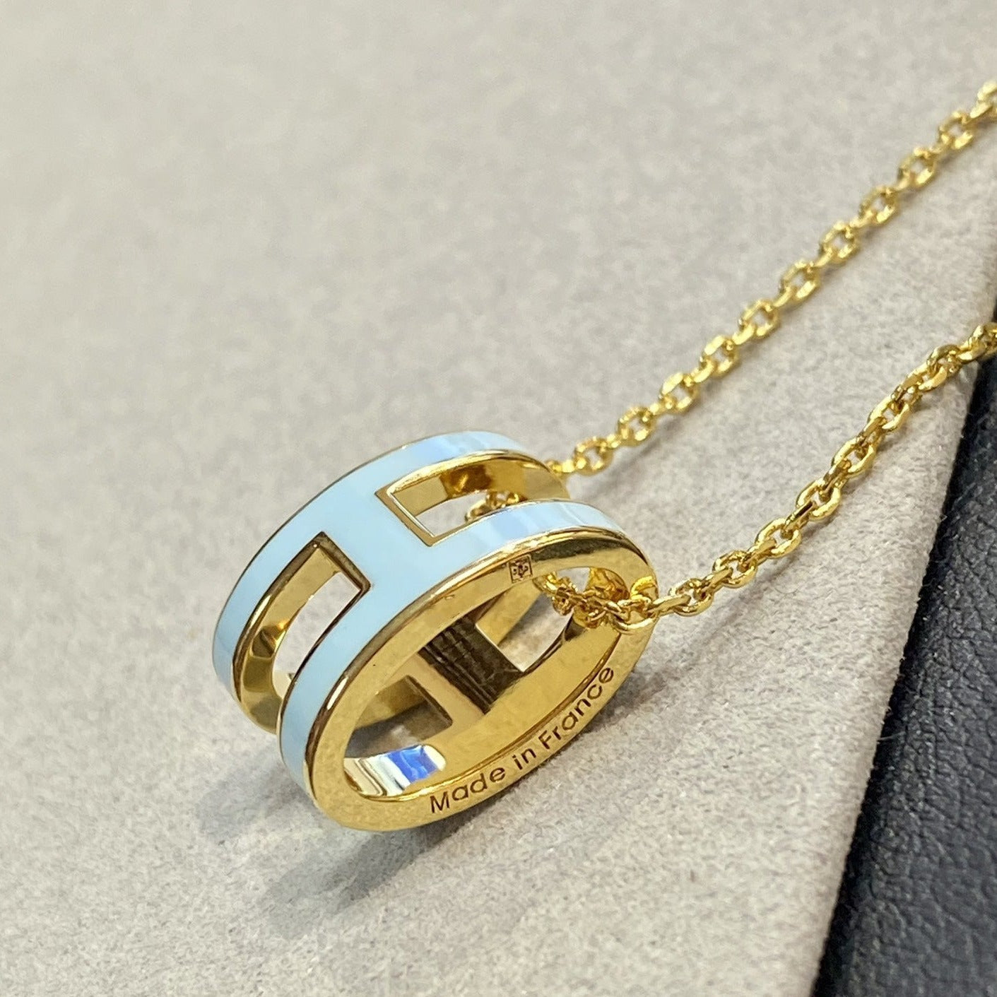 [Agudo Jewelry]POP H LIGHT BLUE NECKLACE