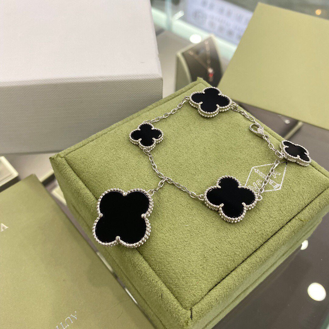 [Agudo Jewelry]CLOVER 5 MOTIFS SIVLER ONYX BRACELET