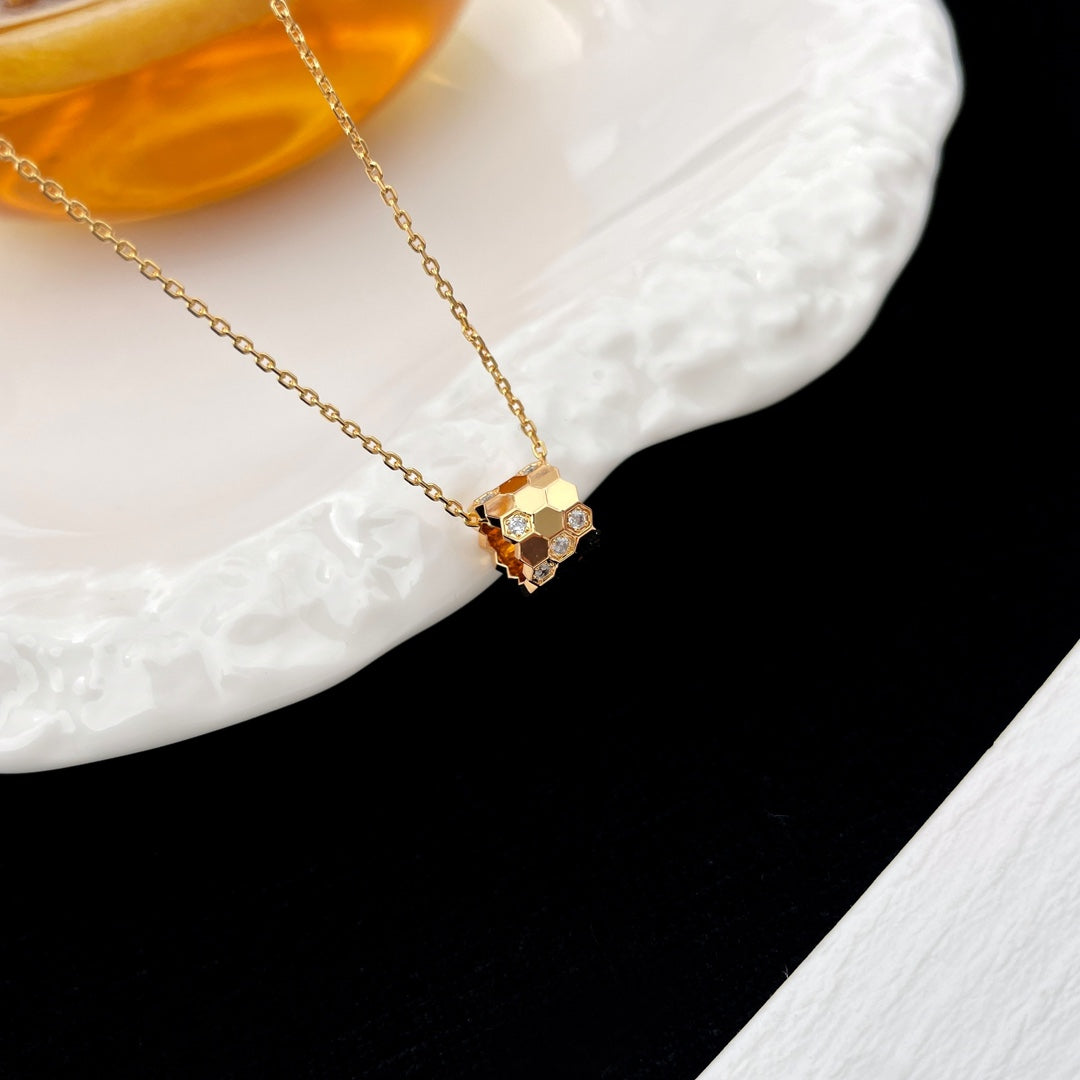 [Agudo Jewelry]BEE MINI PEDANT DIAMOND NECKLACE