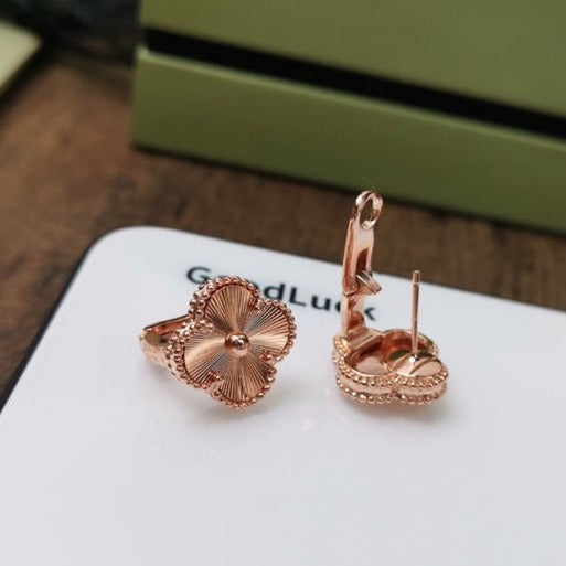 [Agudo Jewelry]CLOVER MEDIUM STUD EARRINGS