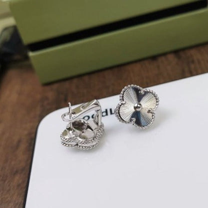 [Agudo Jewelry]CLOVER MEDIUM STUD EARRINGS