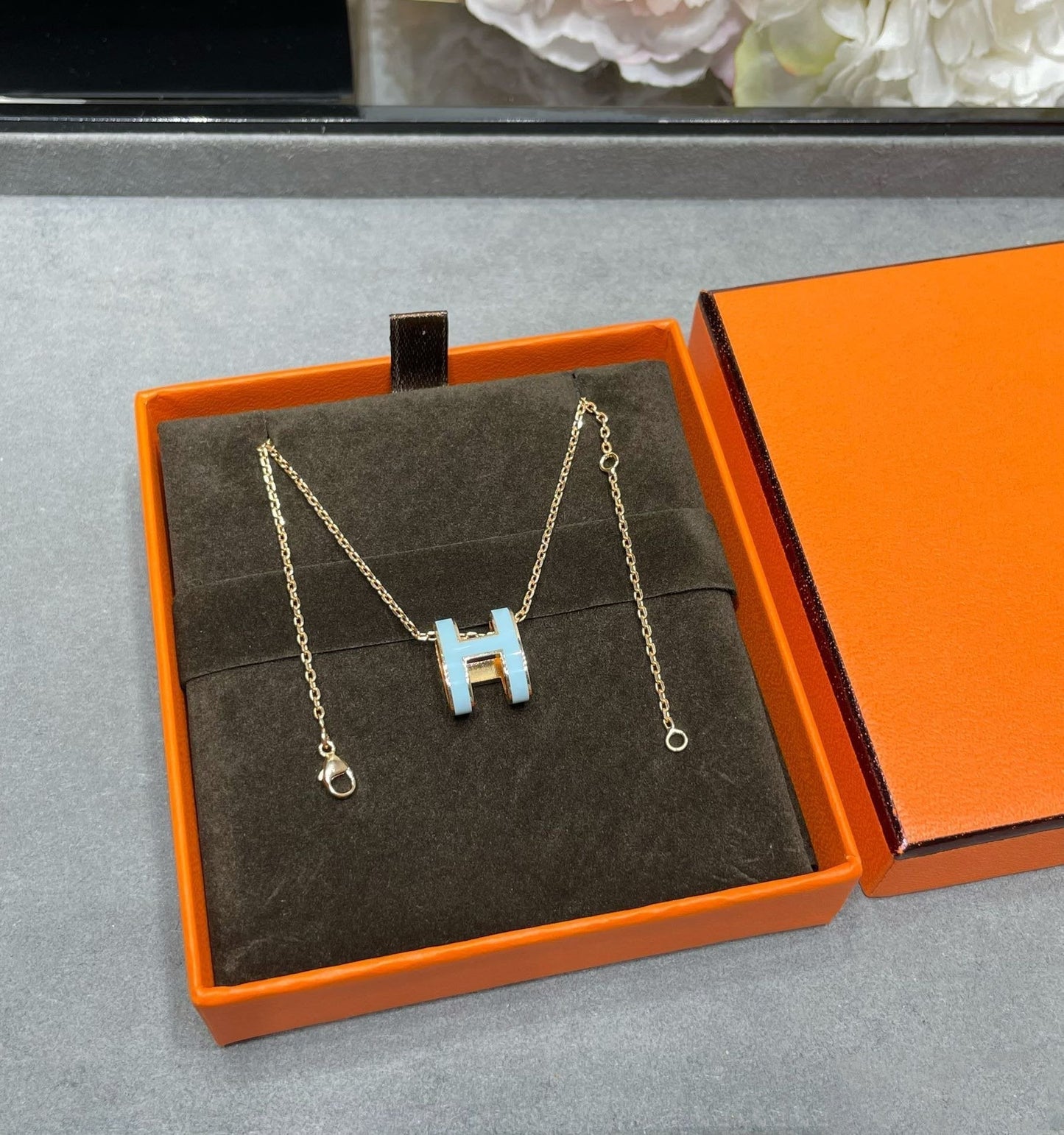 [Agudo Jewelry]POP H SKY BLUE NECKLACE