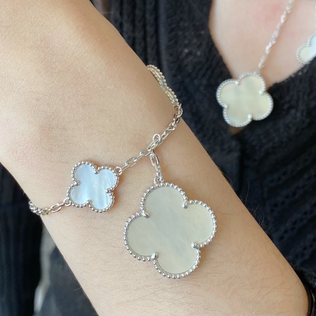 [Agudo Jewelry]CLOVER 5 MOTIF WHITE MOP SILVER BRACELET