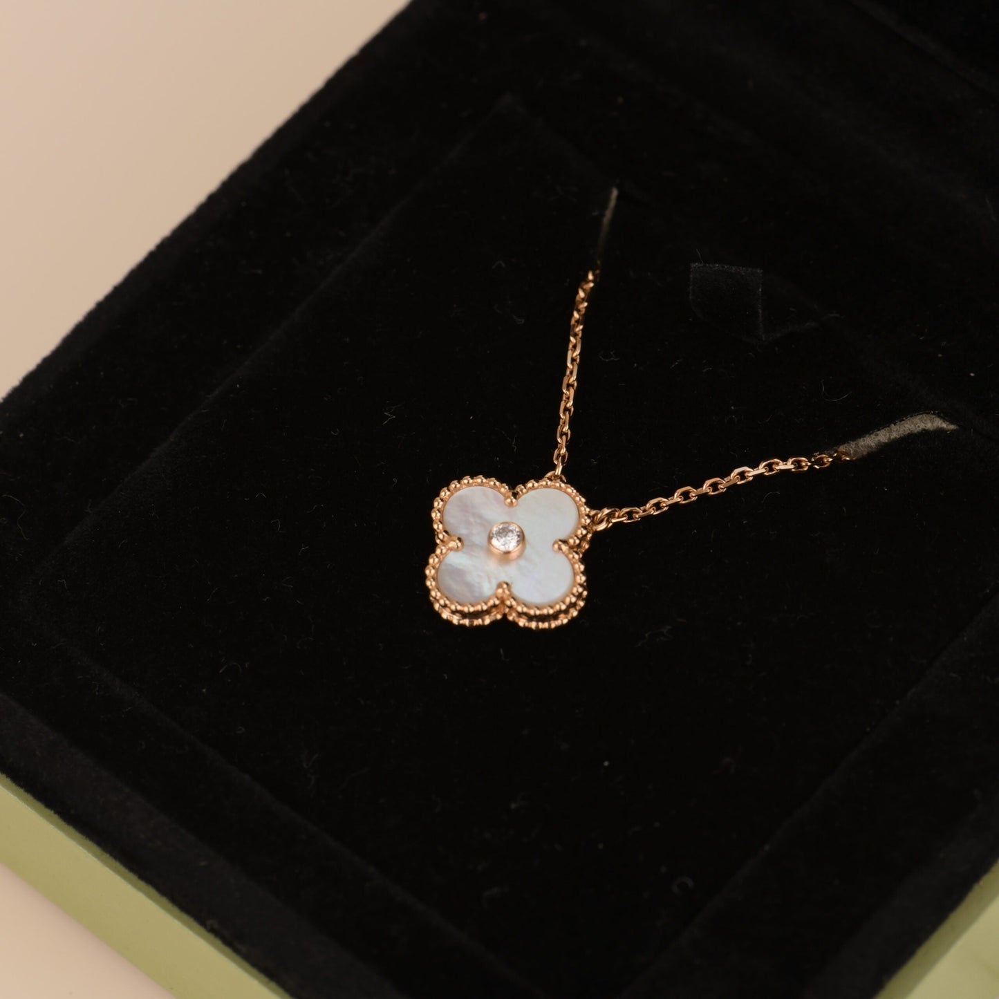 [Agudo Jewelry]CLOVER 15MM DIAMOND WHITE FRITILLARIA NECKLACE