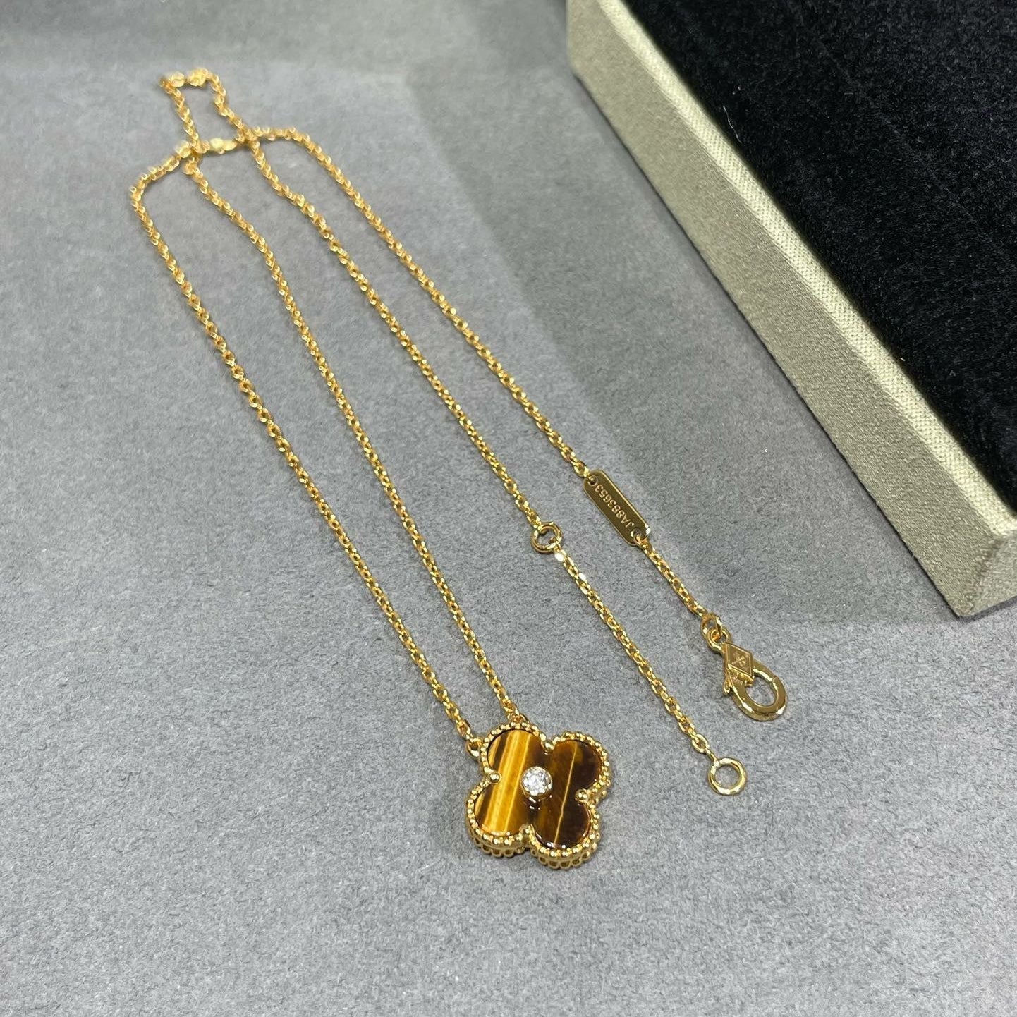 [Agudo Jewelry]CLOVER 15MM DIAMOND AND YELLOW TIGER'S EYE AGATE necklace