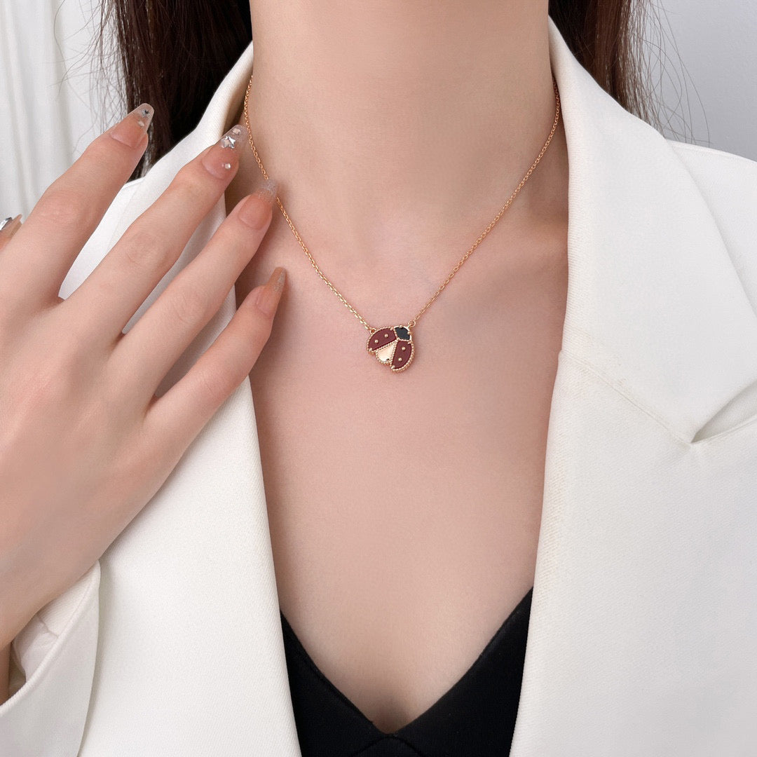 [Agudo Jewelry]LUCKY  CARNELIANS LADYBUG NECKLACE