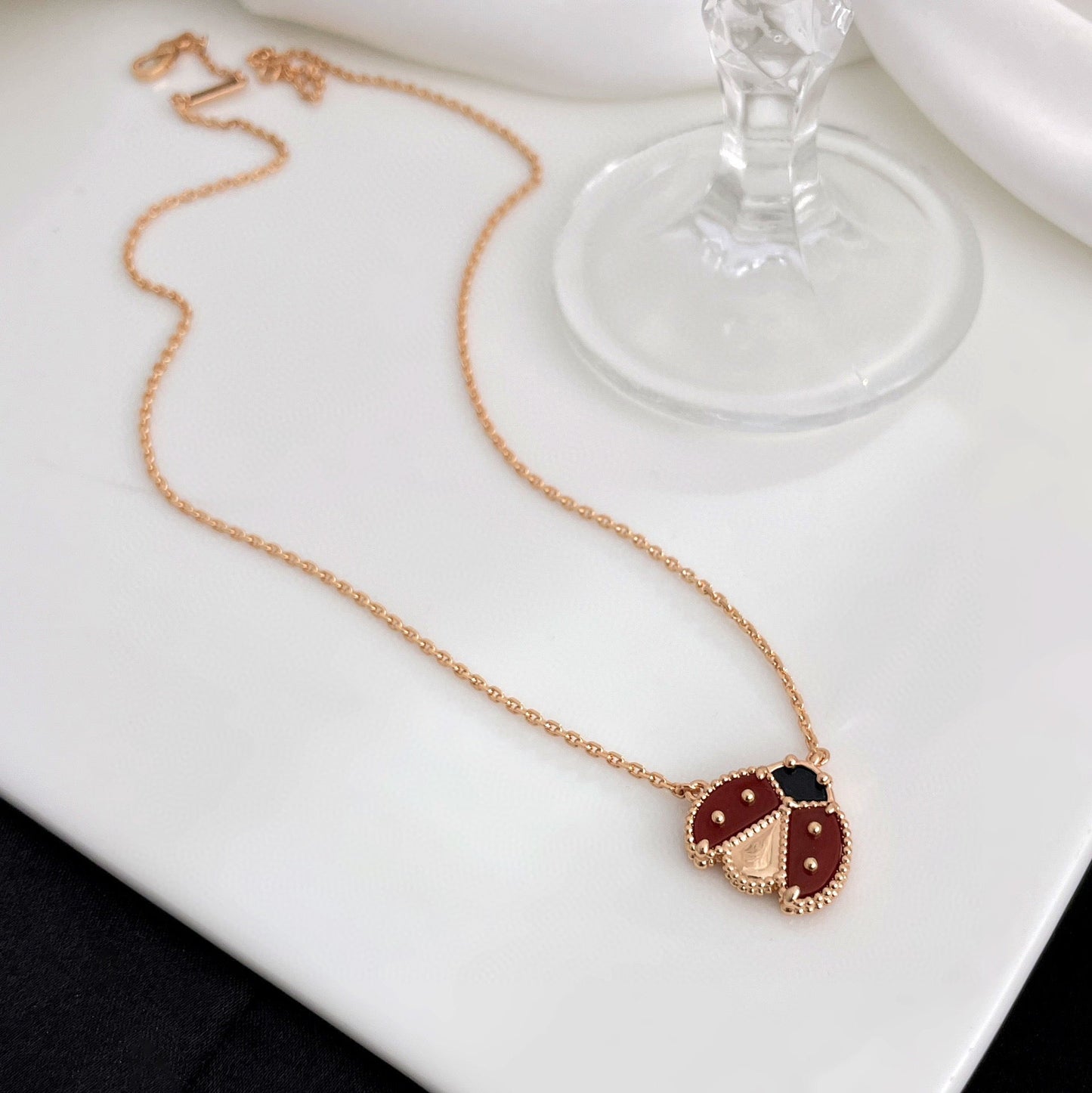 [Agudo Jewelry]LUCKY  CARNELIANS LADYBUG NECKLACE