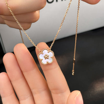 [Agudo Jewelry]LUCKY  WHITE MOP  PLUM BLOSSOM NECKLACE