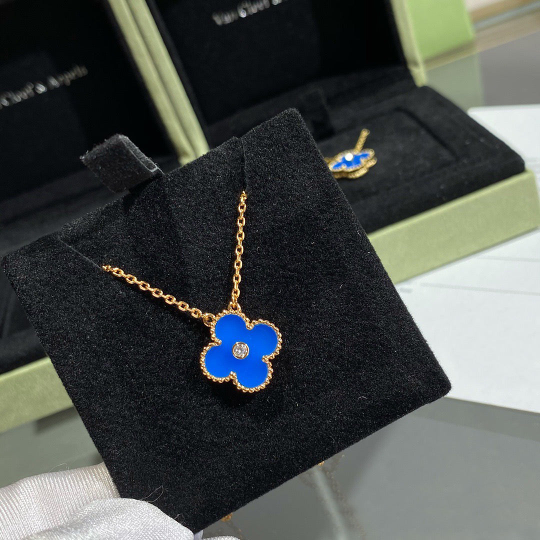 [Agudo Jewelry]CLOVER 15MM DIAMOND AND BLUE AGATE NECKLACE