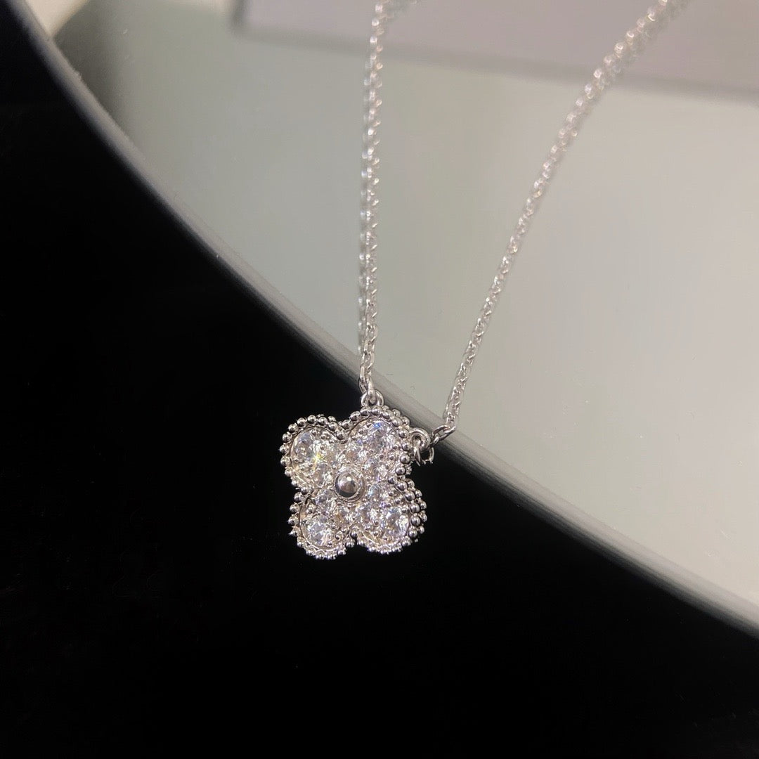 [Agudo Jewelry]CLOVER 15MM DIAMOND SINGLE FLOWER NECKLACE