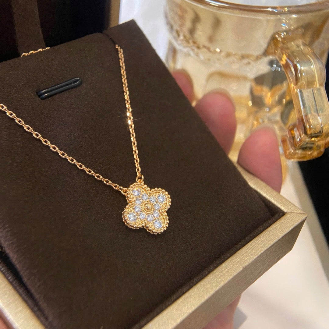 [Agudo Jewelry]CLOVER 15MM DIAMOND SINGLE FLOWER NECKLACE