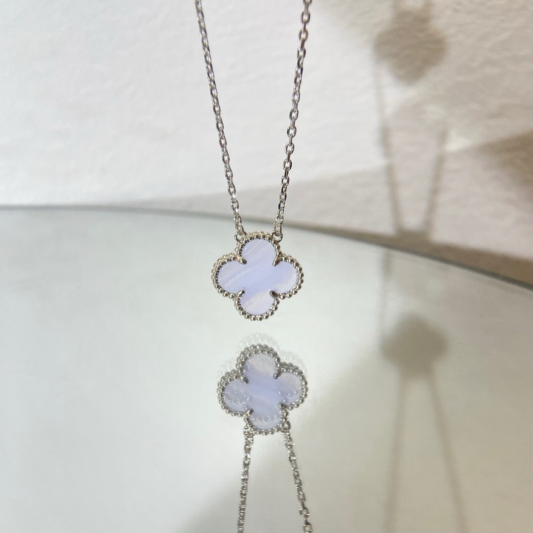 [Agudo Jewelry]CLOVER 15MM BLUE CHALCEDONY NECKLACE SILVER