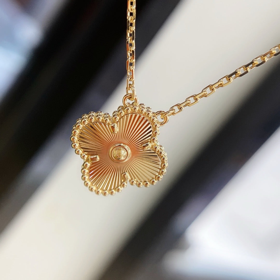 [Agudo Jewelry]CLOVER 15MM LASER NECKLACE