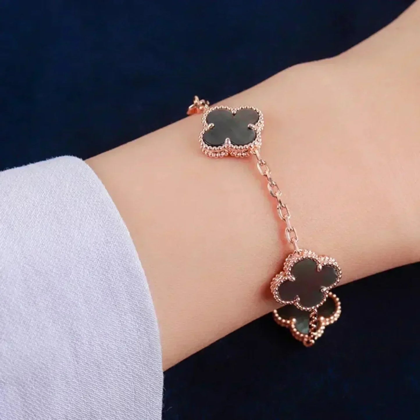 [Agudo Jewelry]CLOVER 5 MOTIF GRAY MOP  BRACELET