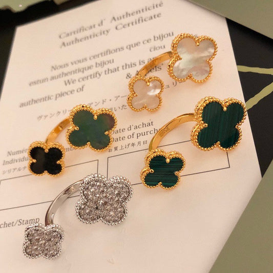 [Agudo  Jewelry]CLOVER BETWEEN THE FINGER RING